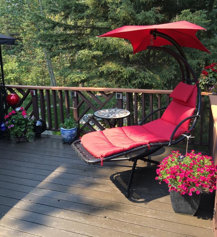 Redwood Meadows Bed And Breakfast Bragg Creek Exteriér fotografie